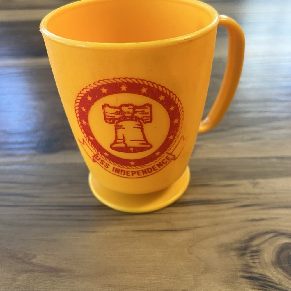 VTG Whirley Industries Footed Handle Plastic Mug USS Independence CV-62 No Lid